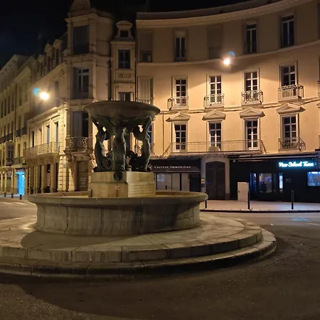 Hostel-elisee-perpignan بيت شباب