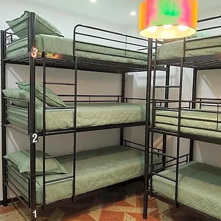 بيت شباب Hostel-elisee-perpignan بيربينيو