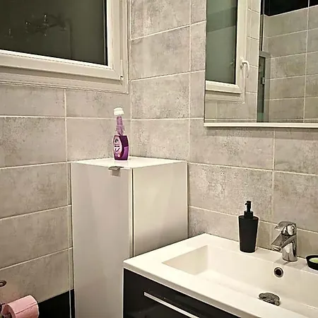Hostel-elisee-perpignan بيت شباب *