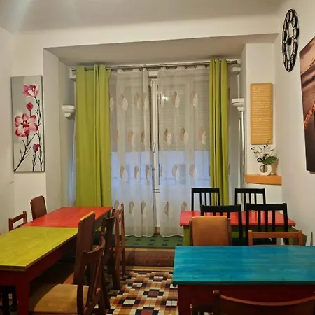 Elisee Hostel