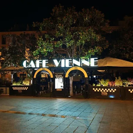 Hostel Elisee Perpignan